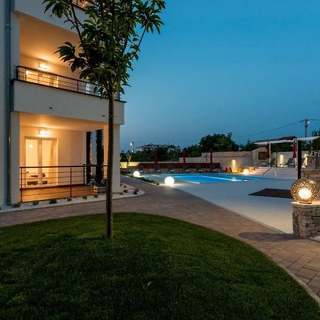 Villa Anja 1St Floor Peroj Luaran gambar