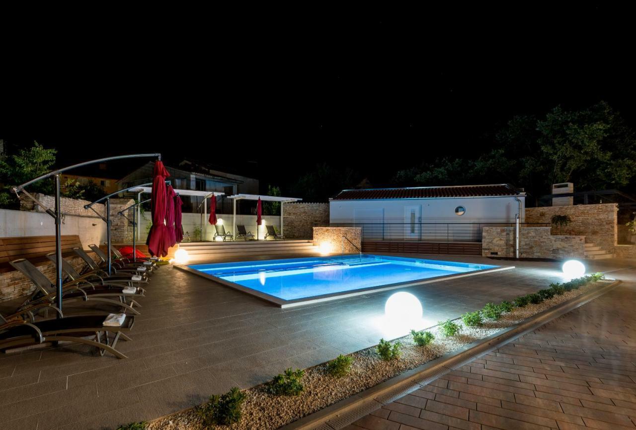 Villa Anja 1St Floor Peroj Luaran gambar