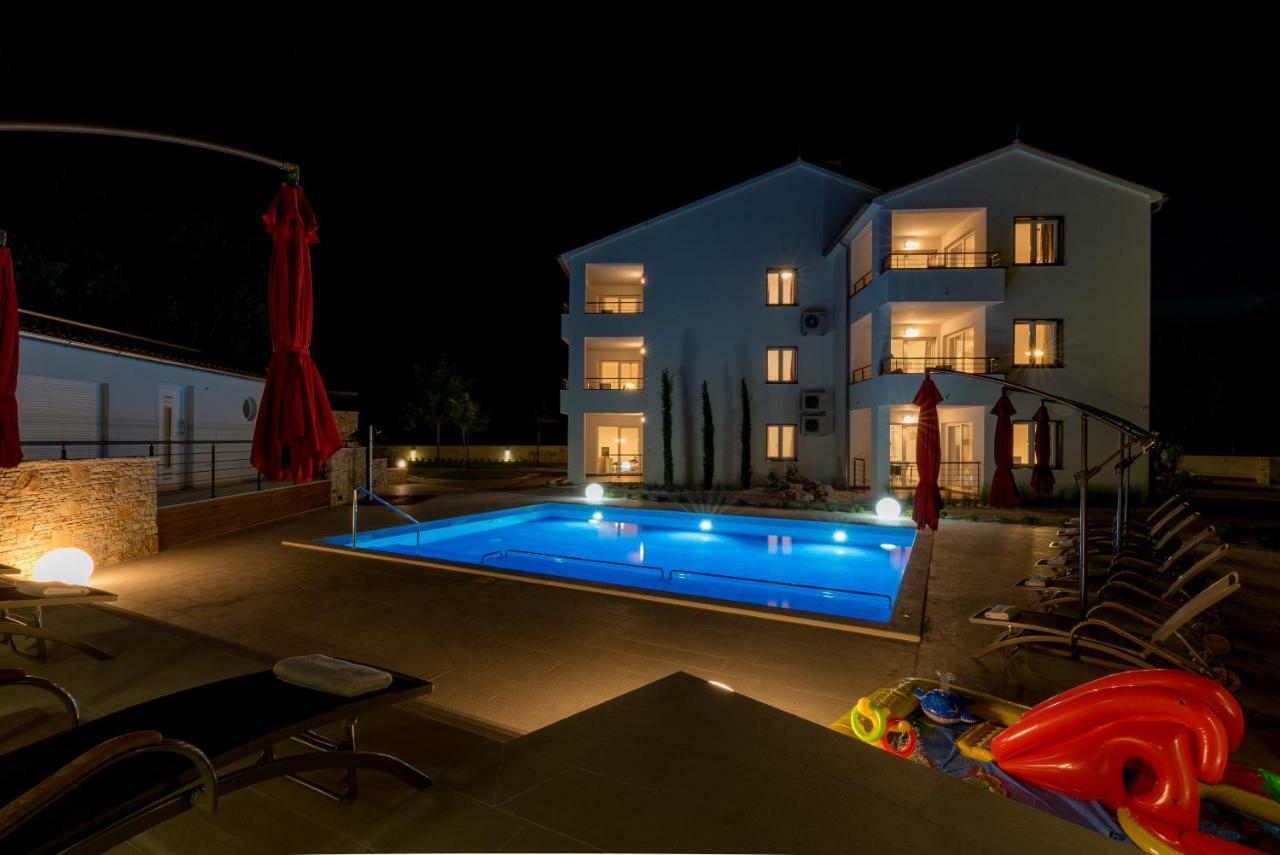 Villa Anja 1St Floor Peroj Luaran gambar