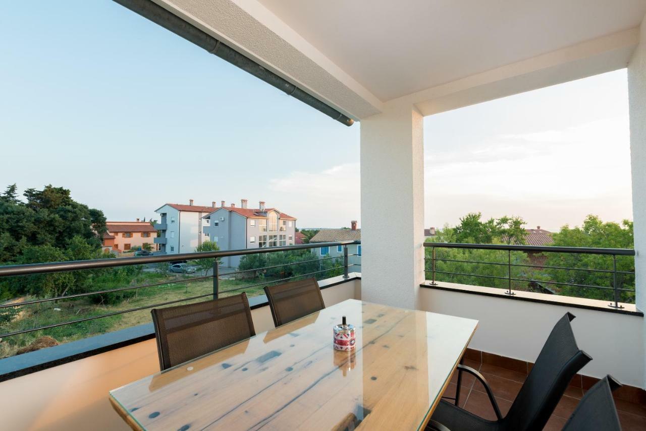 Villa Anja 1St Floor Peroj Luaran gambar